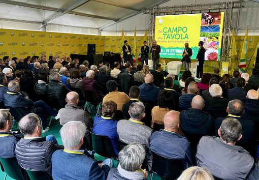 Piazza Coldiretti a Bra: l'agricoltura protagonista nella sfida per il clima