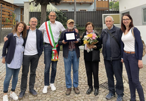 Vernante premia Mario Vallauri, "maestro di lama" Vernante premia Mario Vallauri, "maestro di lama"