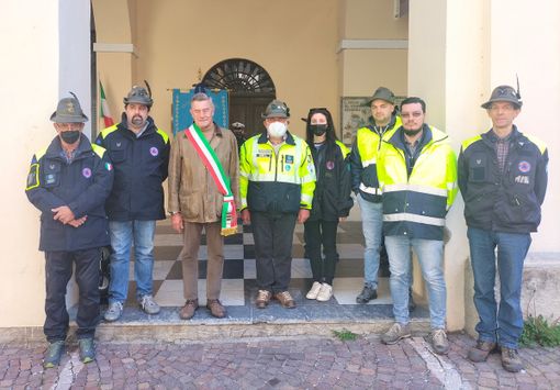 Garessio ritorna a celebrare il 25 aprile in presenza: una partecipata cerimonia con la consegna delle Aquile d'oro ai volontari della Protezione Civile ANA Garessio ritorna a celebrare il 25 aprile in presenza: una partecipata cerimonia con la consegna delle Aquile d'oro ai volontari della Protezione Civile ANA