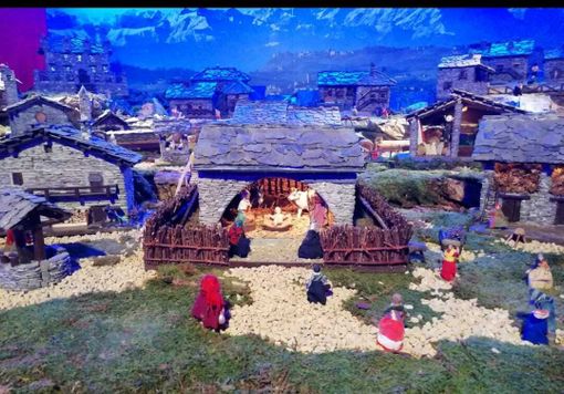 A Piasco si accendono le luci del Natale: aperte le adesioni per i presepi lungo le vie del paese