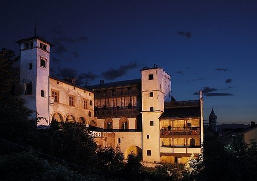 La luna piena di settembre da Casa Cavassa a Saluzzo