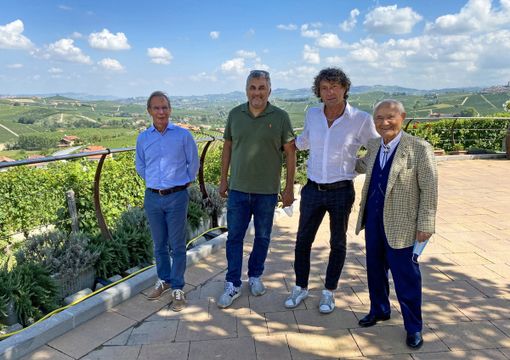 Da sinistra: Umberto Simoni, Franco Ambrogio, Aldo Barale e Giancarlo Simoni della Ora Agricola di Cherasco, che si appresta a celebrare i 50 anni di attività