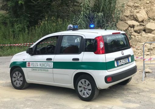 Abbandono di pneumatici e materiali edili: due imprenditori nei guai a Pocapaglia