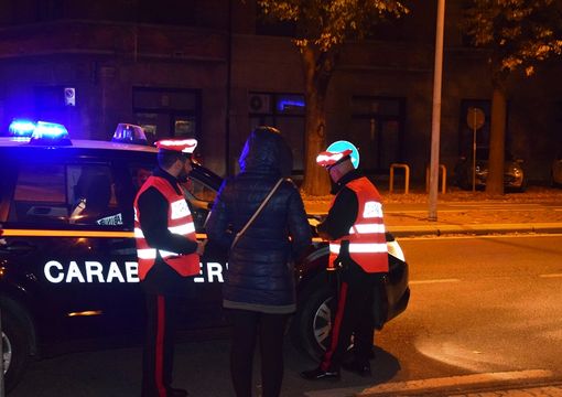 Cuneo, richiedente asilo aggredisce e rapina una prostituta