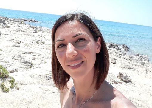 Uno scatto sorridente di Delinda Mancosu. Aveva 45 anni (Facebook)