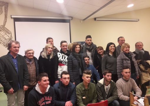 La scuola deve dare speranza... e gli allievi della Scuola del Legno di Isasca lo sanno La scuola deve dare speranza... e gli allievi della Scuola del Legno di Isasca lo sanno