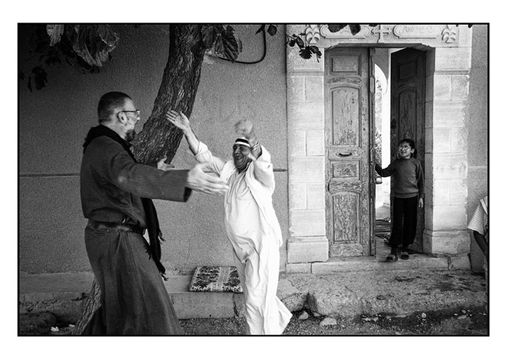 Al Castello di Govone il "Ritorno a Deir Mar Musa: l'utopia di padre Dall’Oglio"