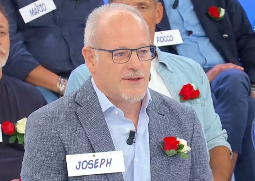 : Il saviglianese Joseph Atorino durante la trasmissione Uomini e Donne in onda su Canale 5 : Il saviglianese Joseph Atorino durante la trasmissione Uomini e Donne in onda su Canale 5