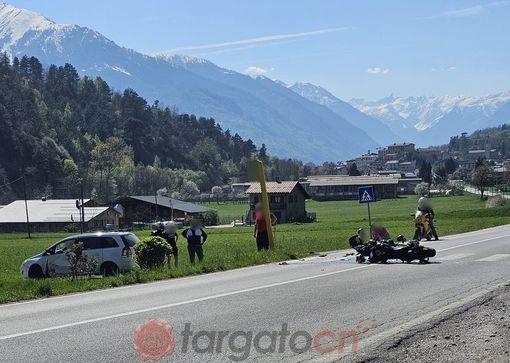 Scontro auto-moto a Demonte sulla strada statale 21, centauro in codice giallo