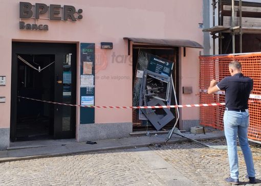 Il bancomat saltato a Barge