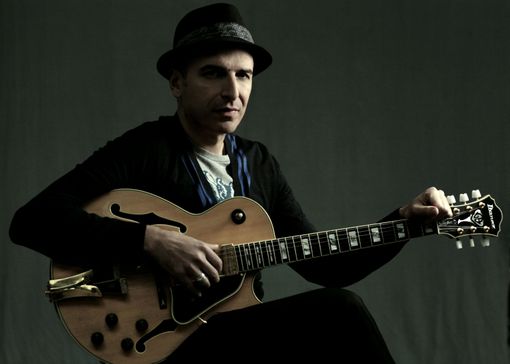 Una voce non basta: il cantautore Pacifico in concerto a Bra