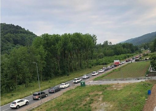 Il traffico sulla statale 28 in un'immagine di repertorio Il traffico sulla statale 28 in un'immagine di repertorio