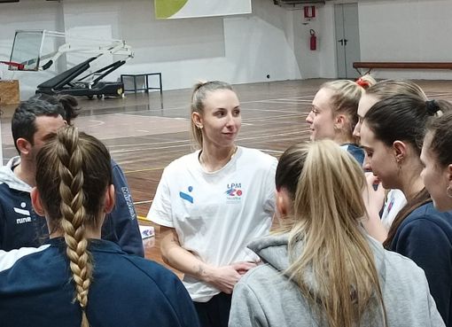 Uno scatto del suo primo "briefing" con coach Claudio Basso