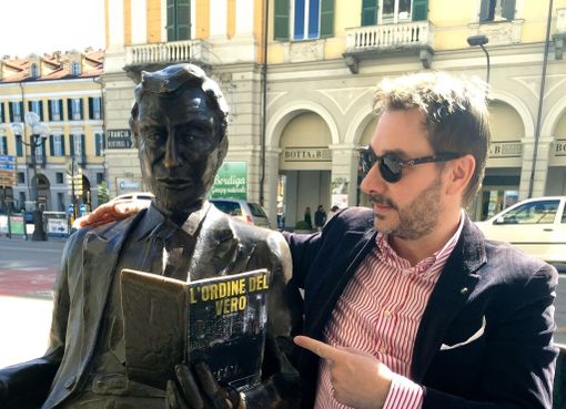Un lettore... speciale, a Cuneo, per il primo romanzo di Aliberti Gerbotto