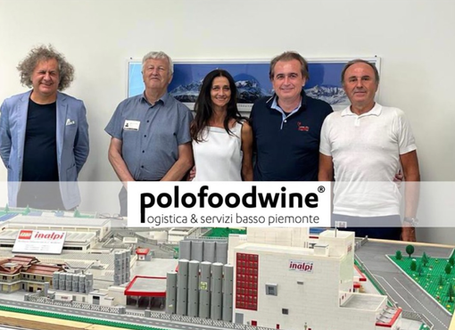 Il neonato direttivo: al centro la presidente Annalisa Genta, secondo da destra il vice Ambrogio Invernizzi