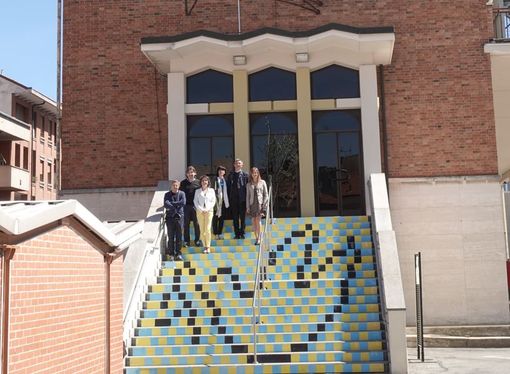 “La colomba e l’ulivo”, opera di Giovanni Botta, presentata alla mostra per la pace del Caffè Letterario nel 2022 ai Salesiani di Bra