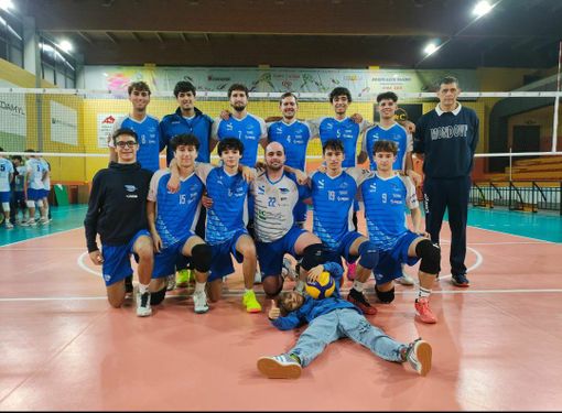 I cadetti del VBC Mondovì dopo la vittoria
