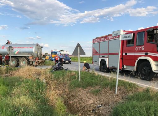 Fossano, incidente in via Mondovì: scontro tra auto e furgoncino Fossano, incidente in via Mondovì: scontro tra auto e furgoncino