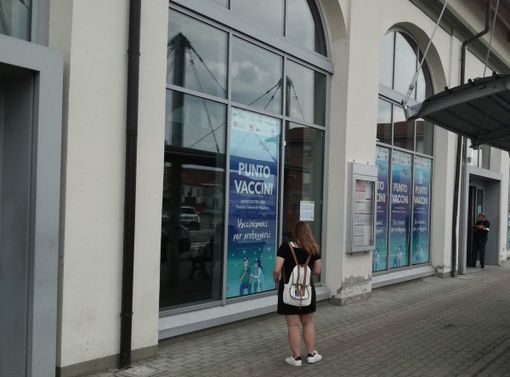 A Bra 62 positivi, la maggior parte ha meno di 30 anni, il sindaco Fogliato: "Ci sarà un open day per i ragazzi" A Bra 62 positivi, la maggior parte ha meno di 30 anni, il sindaco Fogliato: "Ci sarà un open day per i ragazzi"