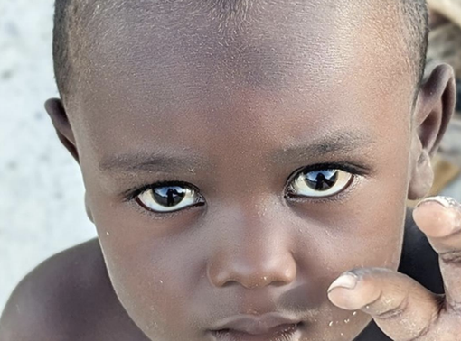 “Ritratti di speranza- Oltre al viaggio umanitario”: un libro che raccolta le sfide e le difficoltà del Madagascar “Ritratti di speranza- Oltre al viaggio umanitario”: un libro che raccolta le sfide e le difficoltà del Madagascar