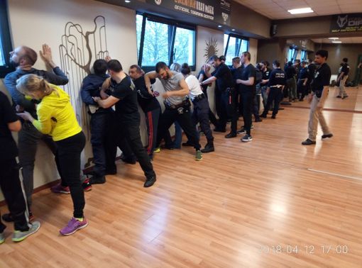 Gestione del lupo in alpeggio: “Per fortuna ci pensano i nostri vicini francesi”