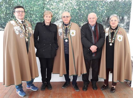 I confratelli della tonda con Nicoletta Ponchione, vice presidente Fedagri Piemonte, e Terenzio Ravotto, del Consorzio di Tutela della Nocciola Piemonte igp I confratelli della tonda con Nicoletta Ponchione, vice presidente Fedagri Piemonte, e Terenzio Ravotto, del Consorzio di Tutela della Nocciola Piemonte igp
