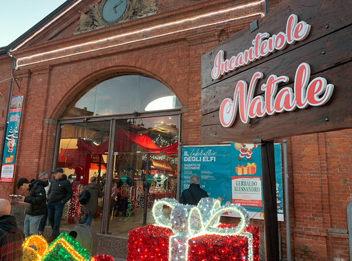 "Incantevole Natale" conquista Savigliano: famiglie protagoniste tra magia e solidarietà "Incantevole Natale" conquista Savigliano: famiglie protagoniste tra magia e solidarietà