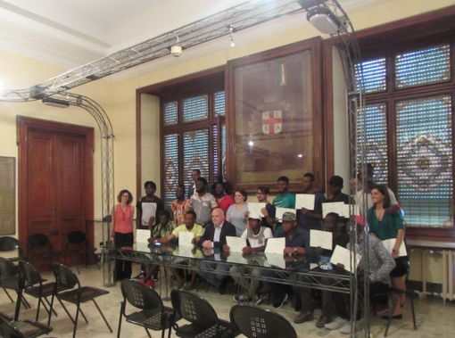 Giornata Mondiale del Rifugiato: consegnati ad Alba gli attestati ai partecipanti Giornata Mondiale del Rifugiato: consegnati ad Alba gli attestati ai partecipanti