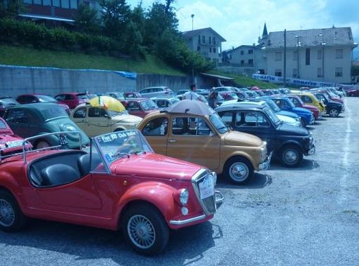 Grande raduno di “Fiat 500” con le pro loco di San Giacomo di Roburent e Sant'Anna Collarea