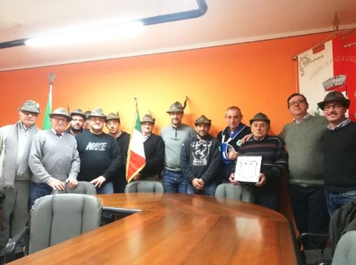 Storico cambio al vertice del gruppo Alpini di Rocca Cigliè: redini affidate a Cristian Baricalla