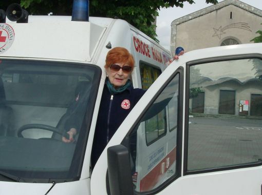 Concetta Nardone a bordo di un'ambulanza della Croce rossa di Paesana Concetta Nardone a bordo di un'ambulanza della Croce rossa di Paesana
