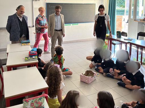 Alba, il sindaco Alberto Gatto visita gli alunni della Rodari e del Mussotto: "Siete il nostro futuro" Alba, il sindaco Alberto Gatto visita gli alunni della Rodari e del Mussotto: "Siete il nostro futuro"