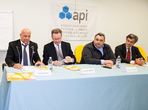 La proposta delle PMI: "Piano marketing per far conoscere e crescere i Comuni che aiutano gli investimenti aziendali" La proposta delle PMI: "Piano marketing per far conoscere e crescere i Comuni che aiutano gli investimenti aziendali"