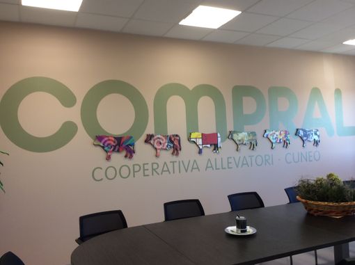 Le mucche rivisitate in chiave artistica