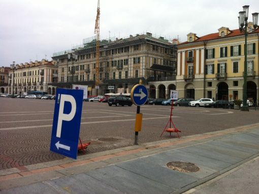 Cuneo: piazza Galimberti diventa parcheggio