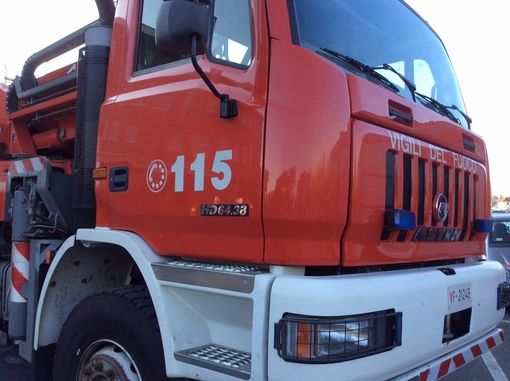 Escavatore trancia tubazione del gas a Melle: sul posto vigili del fuoco di Saluzzo