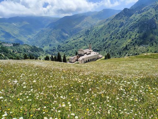 Il santuario di San Magno visto dall'alto