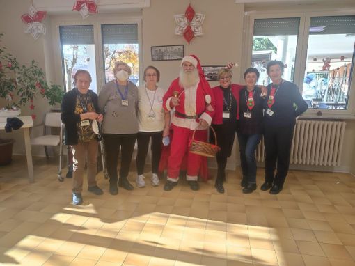 Due giornate di festa per gli auguri natalizi alla casa di riposo di San Michele Mondovì con l'AVO
