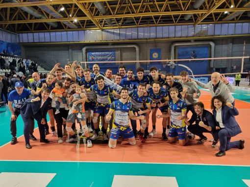 La gioia dei cuneesi dopo la vittoria con Prata che vale la semifinale promozione