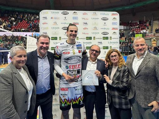 Confapi Cuneo consegna i premi a Simone Giannelli, Mvp della partita di ieri sera
