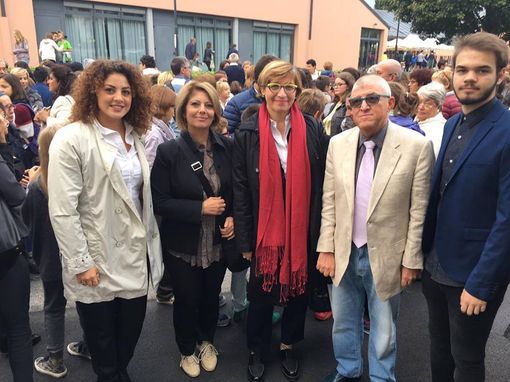 Due professori e due alunni del "Giolitti-Gandino" di Bra a Sondrio con il presidente Mattarella e il Ministro Giannini Due professori e due alunni del "Giolitti-Gandino" di Bra a Sondrio con il presidente Mattarella e il Ministro Giannini