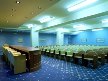 La sala meetyeng dell'Hotel Cavalieri di Bra