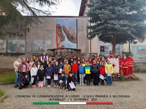 Nelle foto: Gli alunni di Monesiglio e Saliceto Nelle foto: Gli alunni di Monesiglio e Saliceto