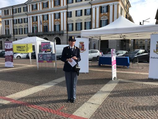 La violenza contro le donne corre anche sul web: i consigli della Polizia Postale