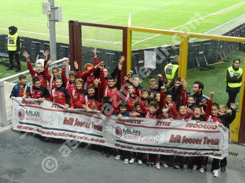 La Scuola Calcio RdR Milan a San Siro per il match contro il Torino La Scuola Calcio RdR Milan a San Siro per il match contro il Torino
