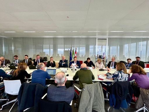 Un momento del tavolo oggi al Grattacielo Piemonte Un momento del tavolo oggi al Grattacielo Piemonte