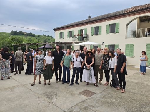 Ieri a Castiglione Tinella, nella sede di Artefora, l'inaugurazione del festival arte contemporanea “La collina sale sempre” Ieri a Castiglione Tinella, nella sede di Artefora, l'inaugurazione del festival arte contemporanea “La collina sale sempre”