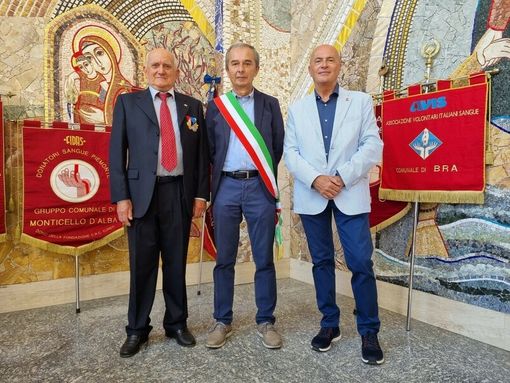 In foto i presidenti di Fidas e Avis, Tommaso Allocco e Armando Verrua con il sindaco Gianni Fogliato In foto i presidenti di Fidas e Avis, Tommaso Allocco e Armando Verrua con il sindaco Gianni Fogliato