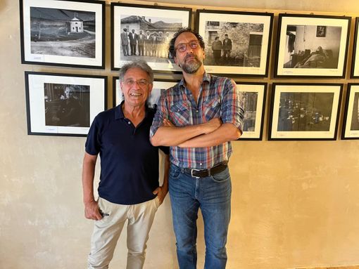 Da sinistra il fotografo albese Bruno Murialdo col giornalista Federico Quaranta Da sinistra il fotografo albese Bruno Murialdo col giornalista Federico Quaranta