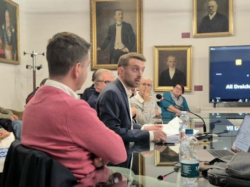 Nelle foto alcuni momenti della seduta della I Commissione albese tenuta mercoledì